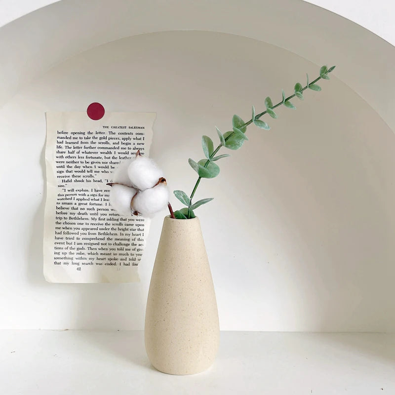 Ceramic White Flower Vase – Nordic Decorative Vase for Dry Flowers & Home Living Room Décor