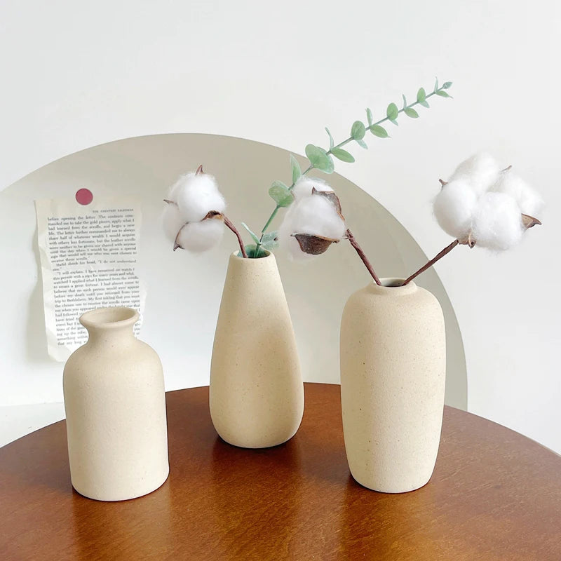 Ceramic White Flower Vase – Nordic Decorative Vase for Dry Flowers & Home Living Room Décor