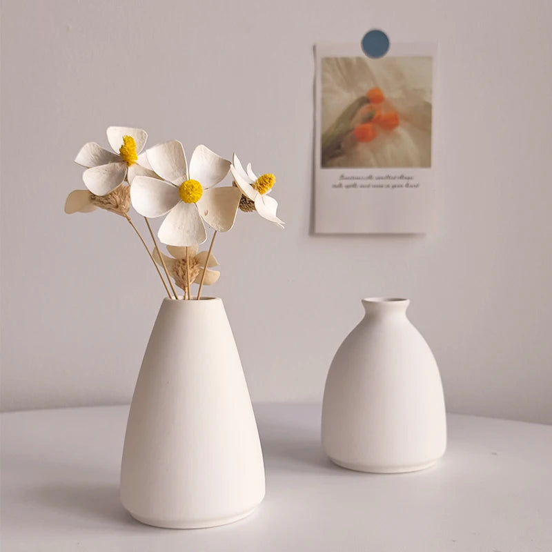 White Ceramic Pottery Vase – Decorative Modern Flower Bottle for Dried Arrangements & Home Room Décor